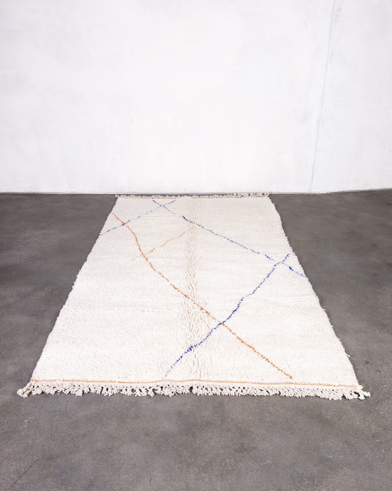 Modern designer handcrafted Berber rug from morocco Beniourain with beautiful colors and patterns
